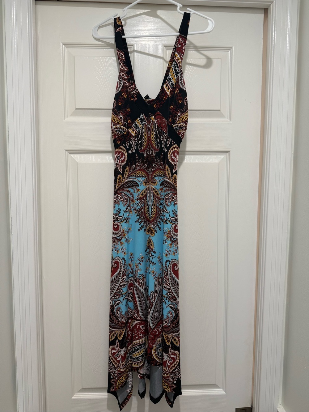 NWT INC Sleeveless Blue Paisley V-Neck high low Maxi Dress